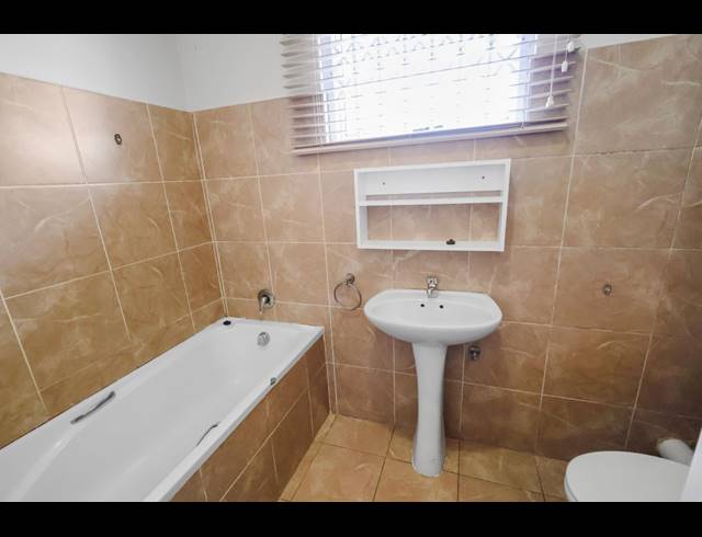 2 BEDROOM TOWNHOUSE TO LET IN GREENFIELDS